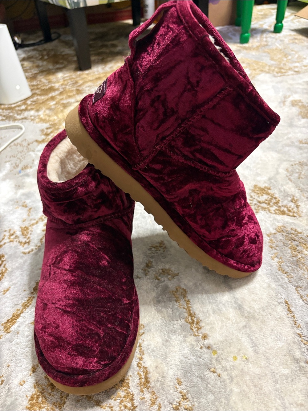 UGG Cozy Plush Burgundy Slip-On Women's Bootie Slippers SIZE 9